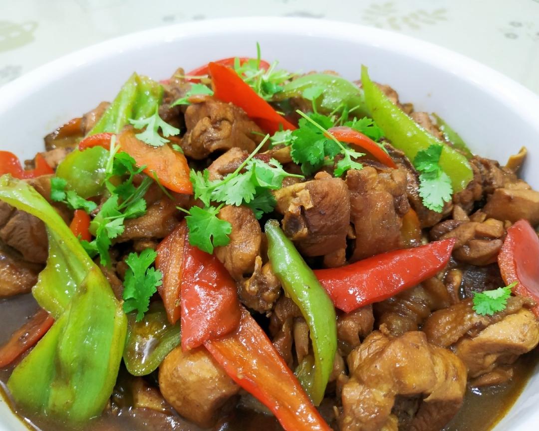 家常辣椒炒鸡的做法