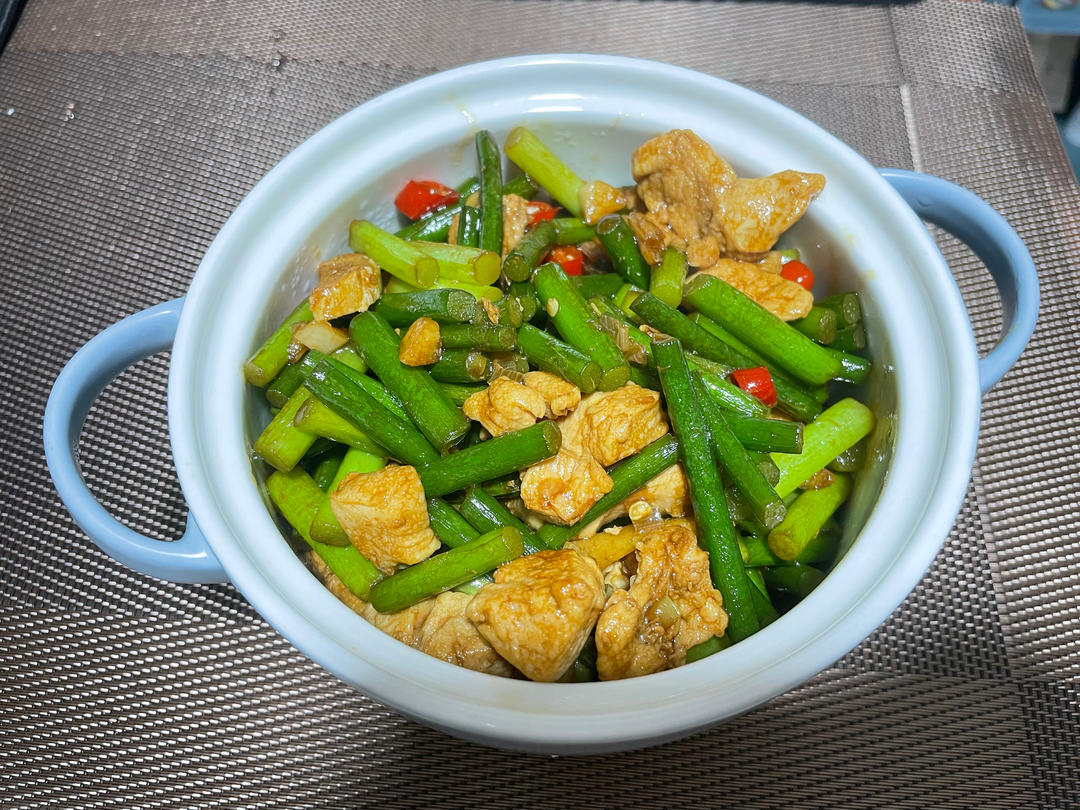 蒜苔炒肉末，三碗米饭都不够吃