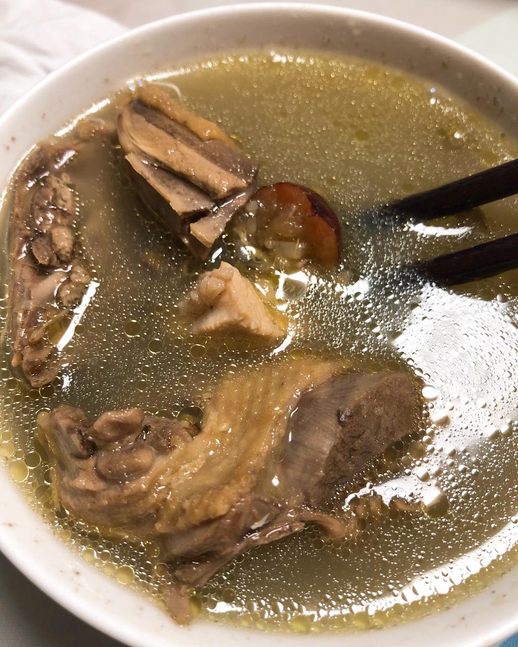 老鸽煲绿豆（清热解毒）