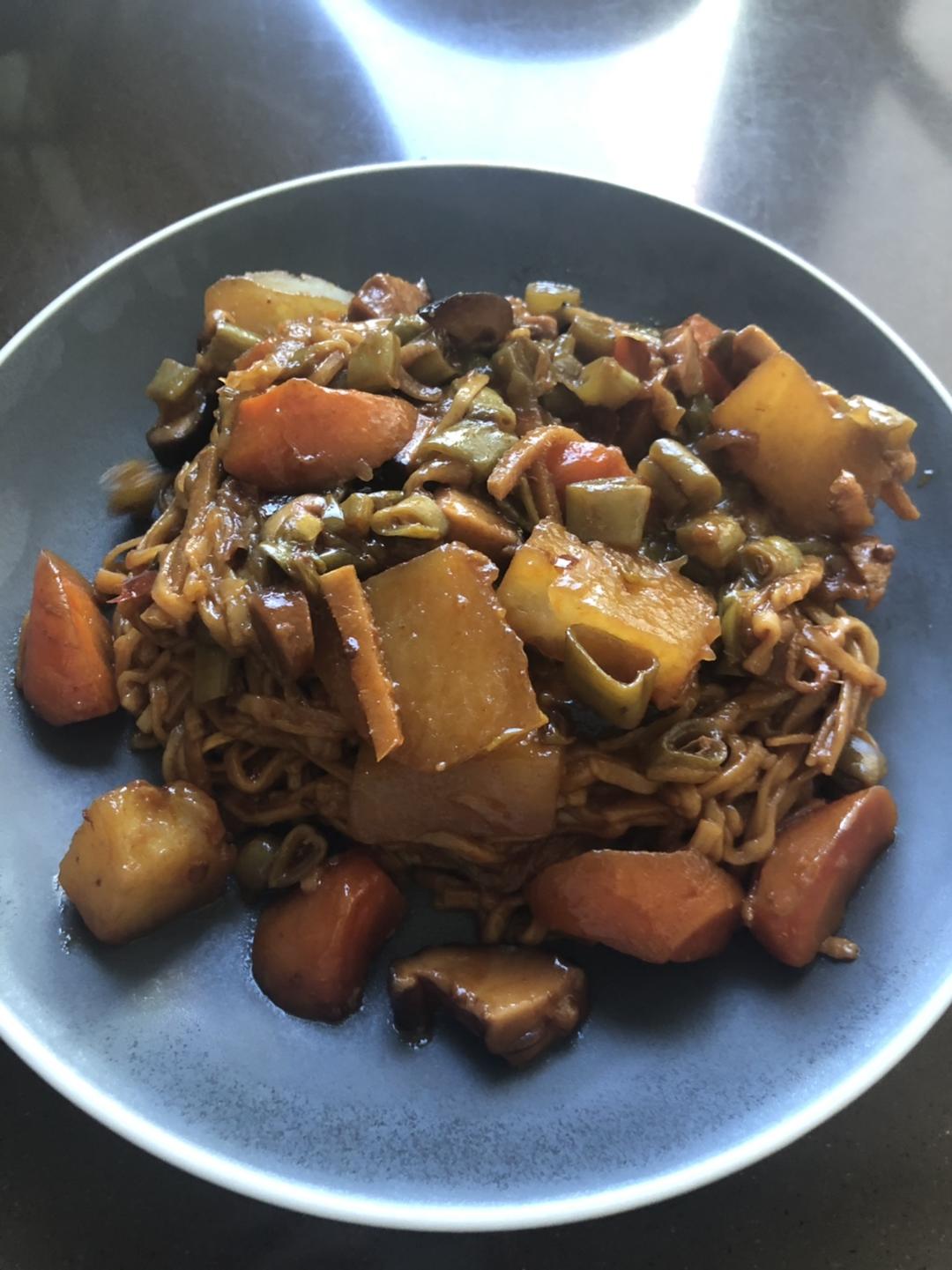 电饭煲干香焖面的做法