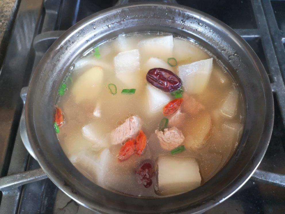 羊肉萝卜汤