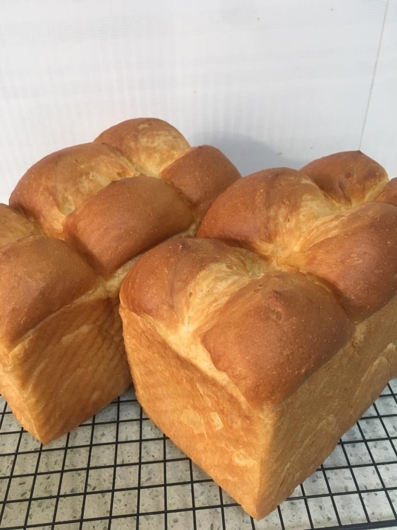 鲜奶液种超熟吐司