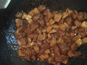 黑胡椒杏鲍菇牛肉粒的做法 步骤4