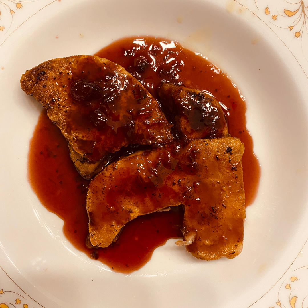 法式鹅肝配红酒苹果酱