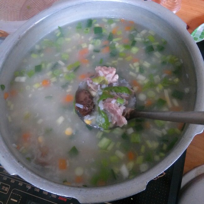 玉米胡萝卜香菇粥