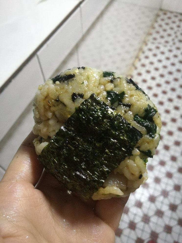 剩米饭这样做好吃好吃到转圈圈，自制日式海苔饭团