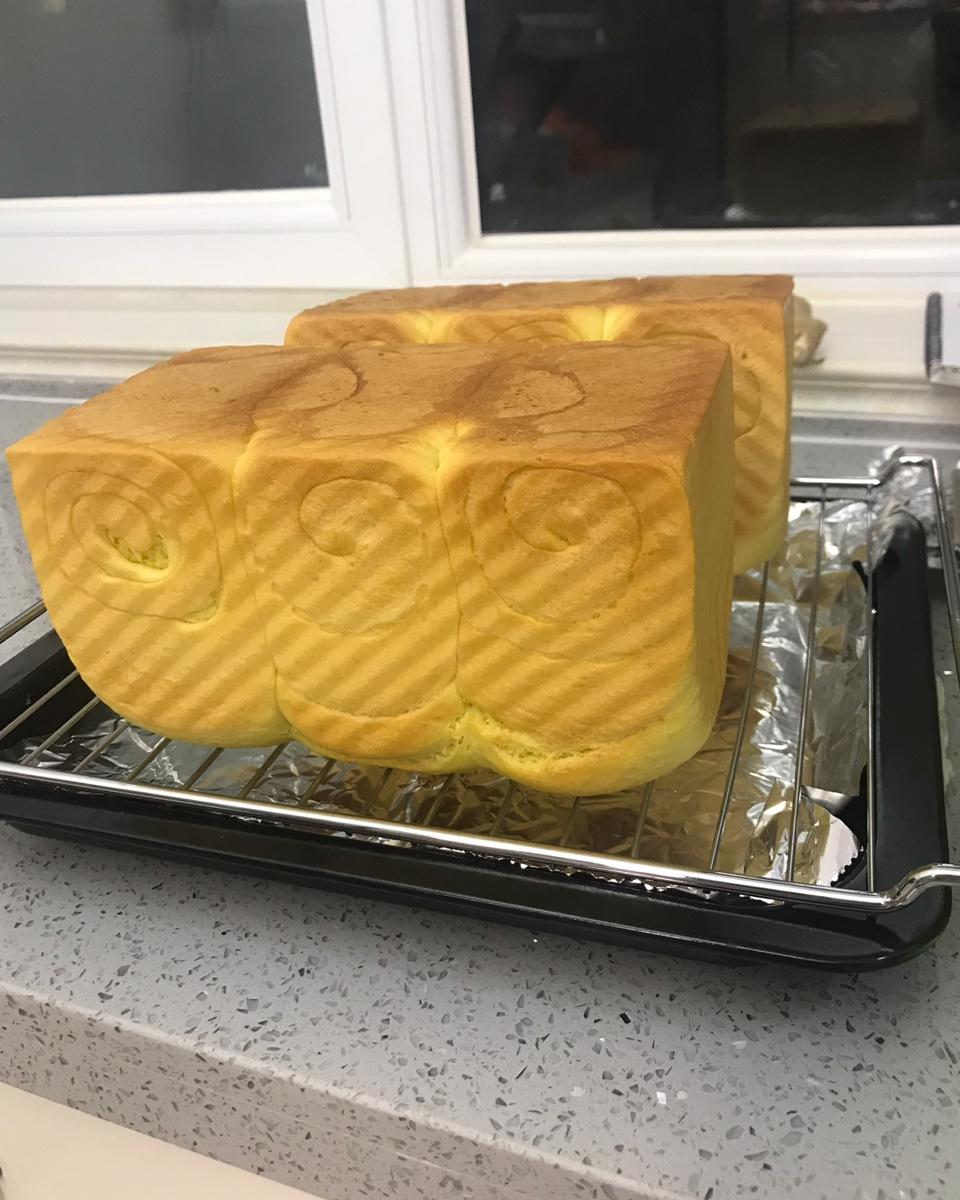 超级绵软拉丝的——牛奶南瓜吐司
