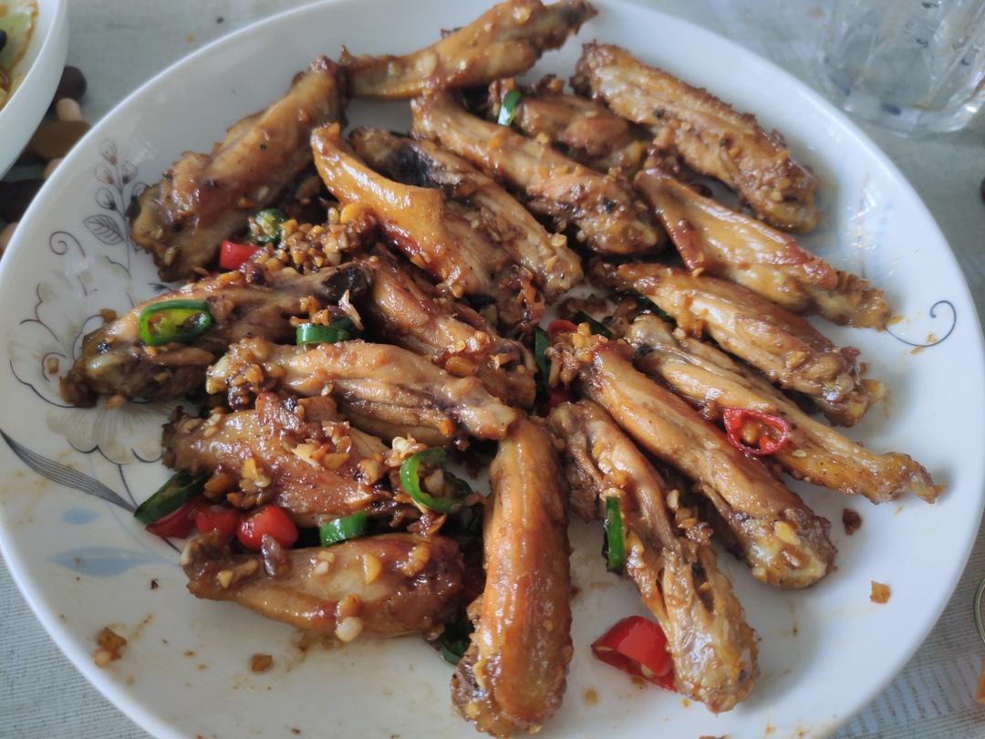 蒜香鸡翅，这才是鸡翅最好吃的做法