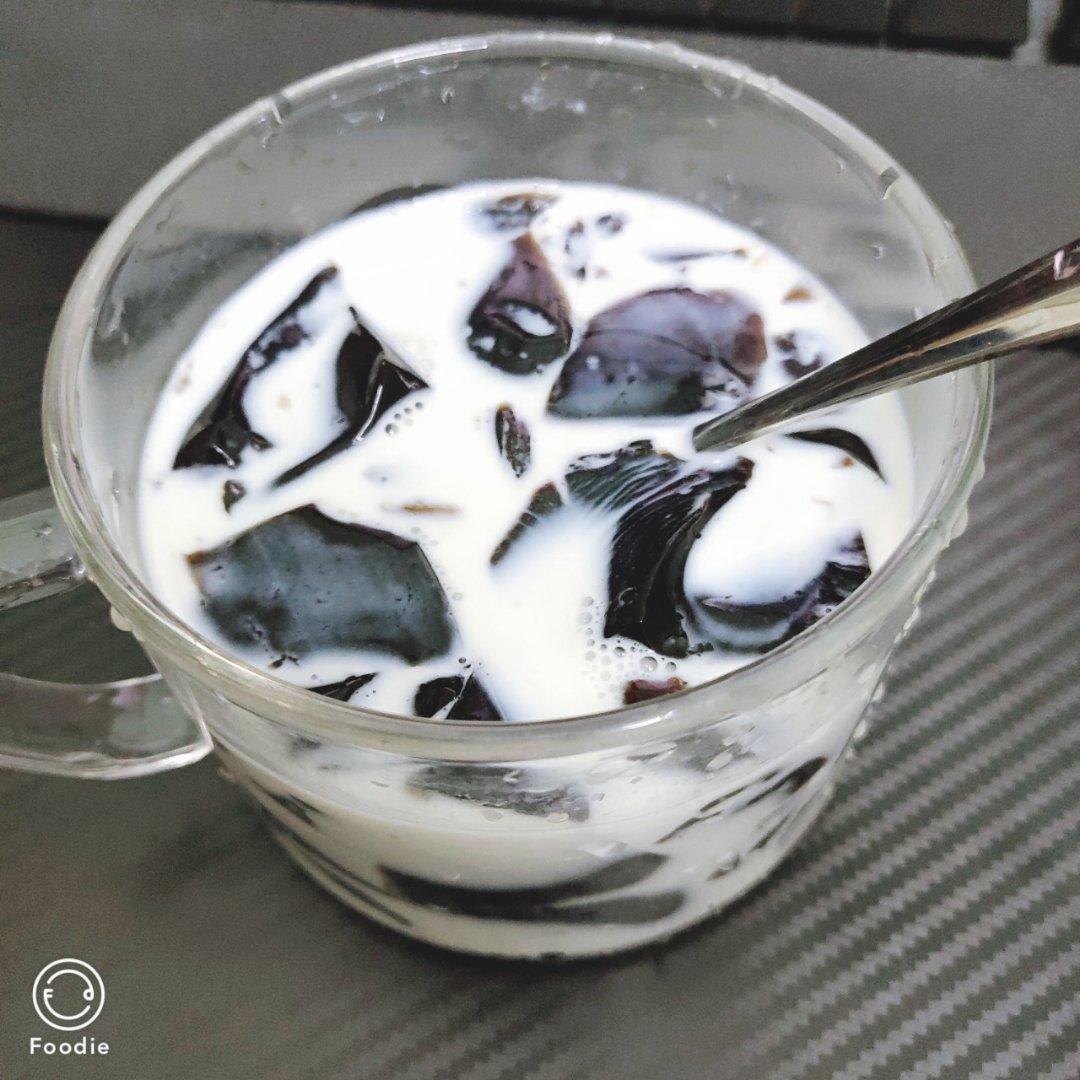 广式黑凉粉
