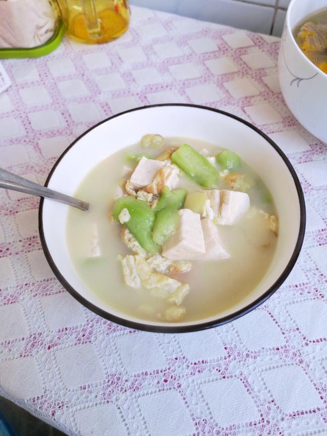 丝瓜豆腐汤（附奶白色汤方法）的做法