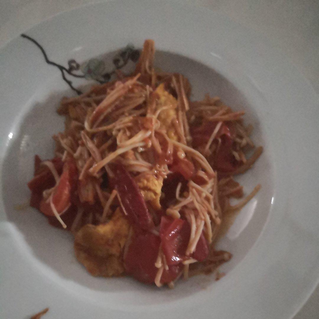 西红柿金针菇炒鸡蛋