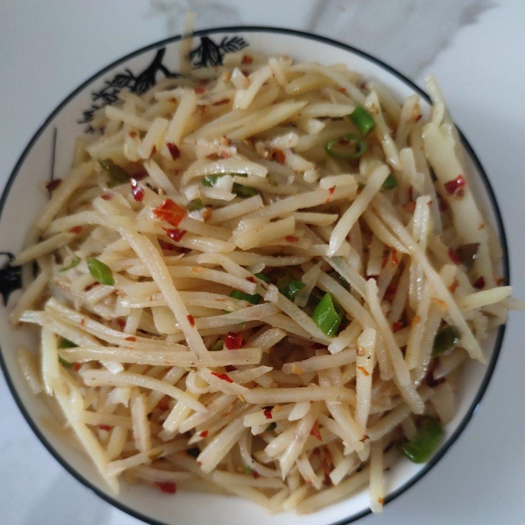 饭店脆脆的酸辣土豆丝家常做法