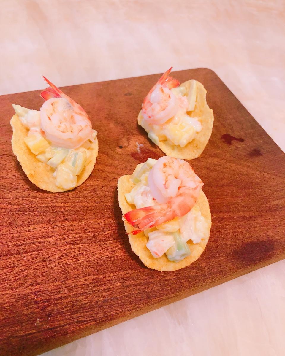 【薯片牛油果大虾沙拉】