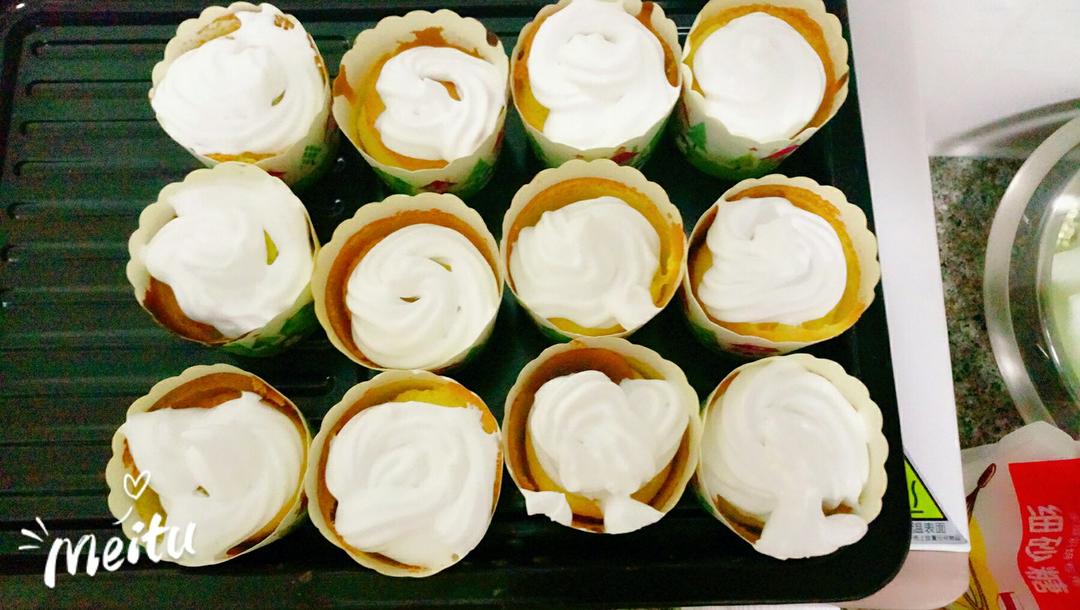 不回缩杯子蛋糕cupcake