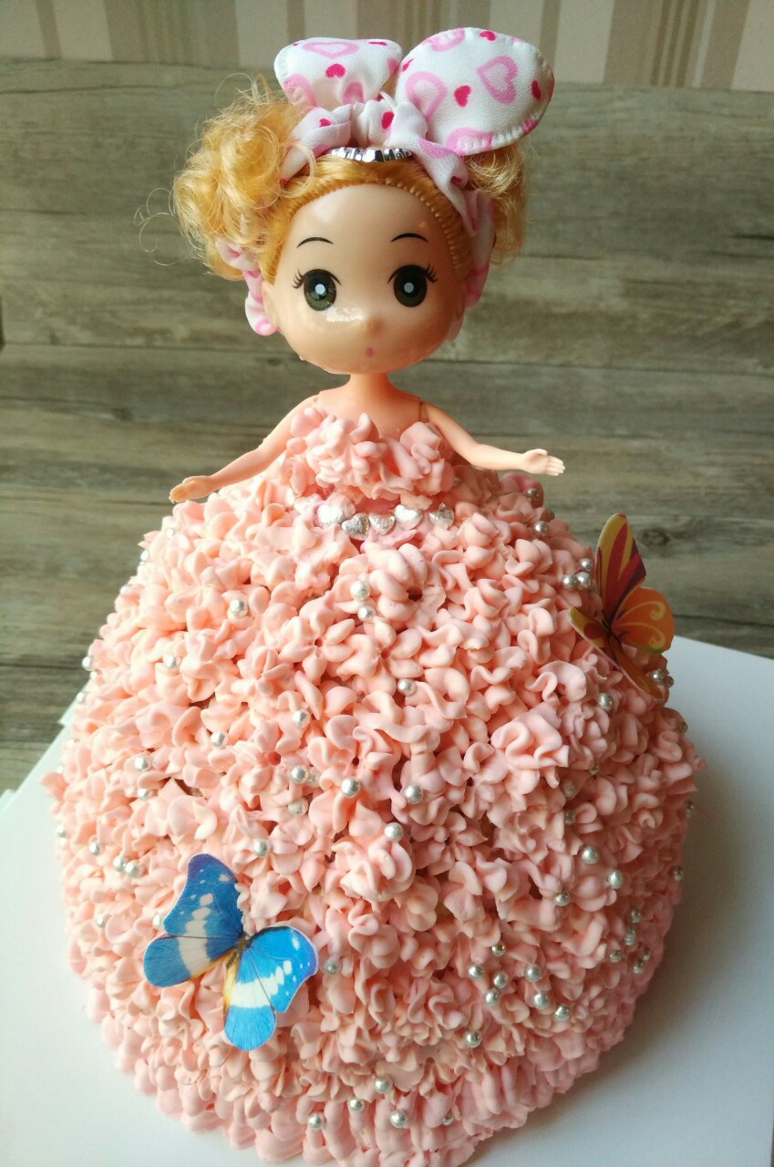 筱禾小姐姐做的芭比娃娃蛋糕