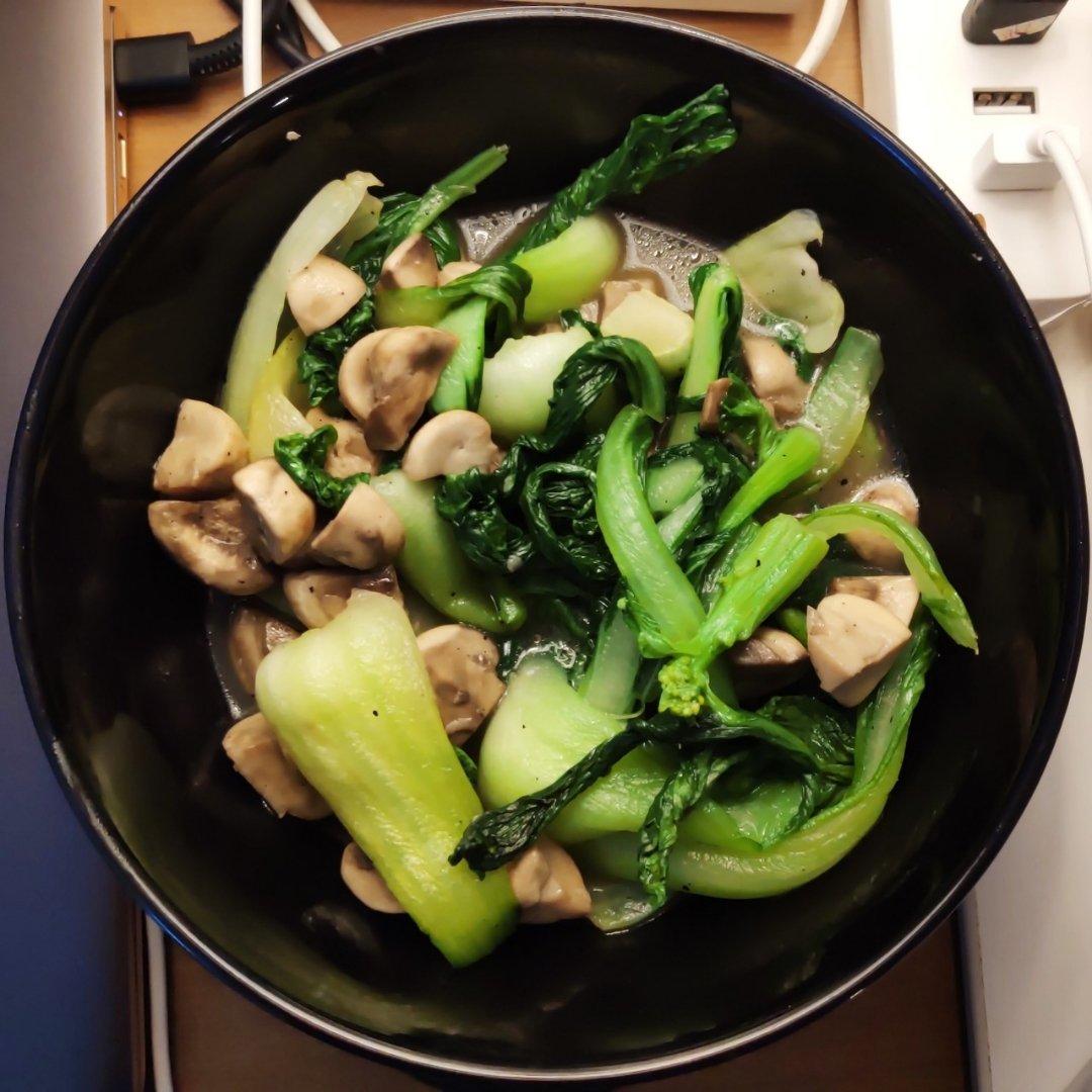 鸡油香菇炒青菜