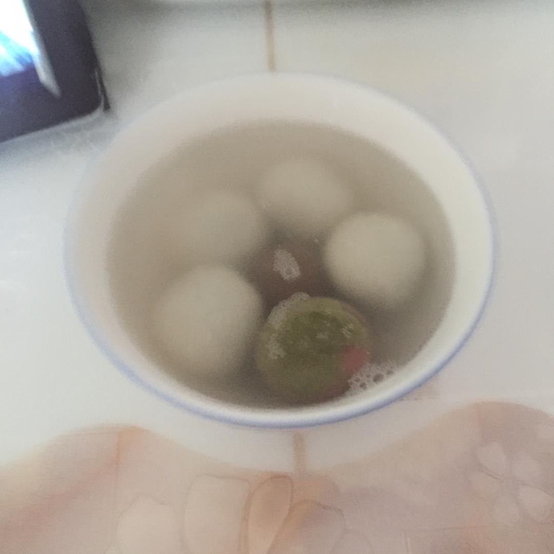 花生黑芝麻汤圆