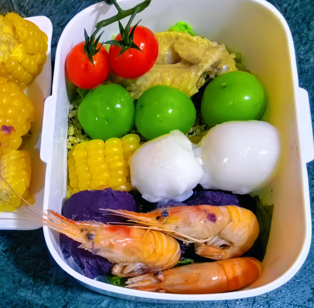 🍀带上溏心蛋咖喱饭团便当🍱吧