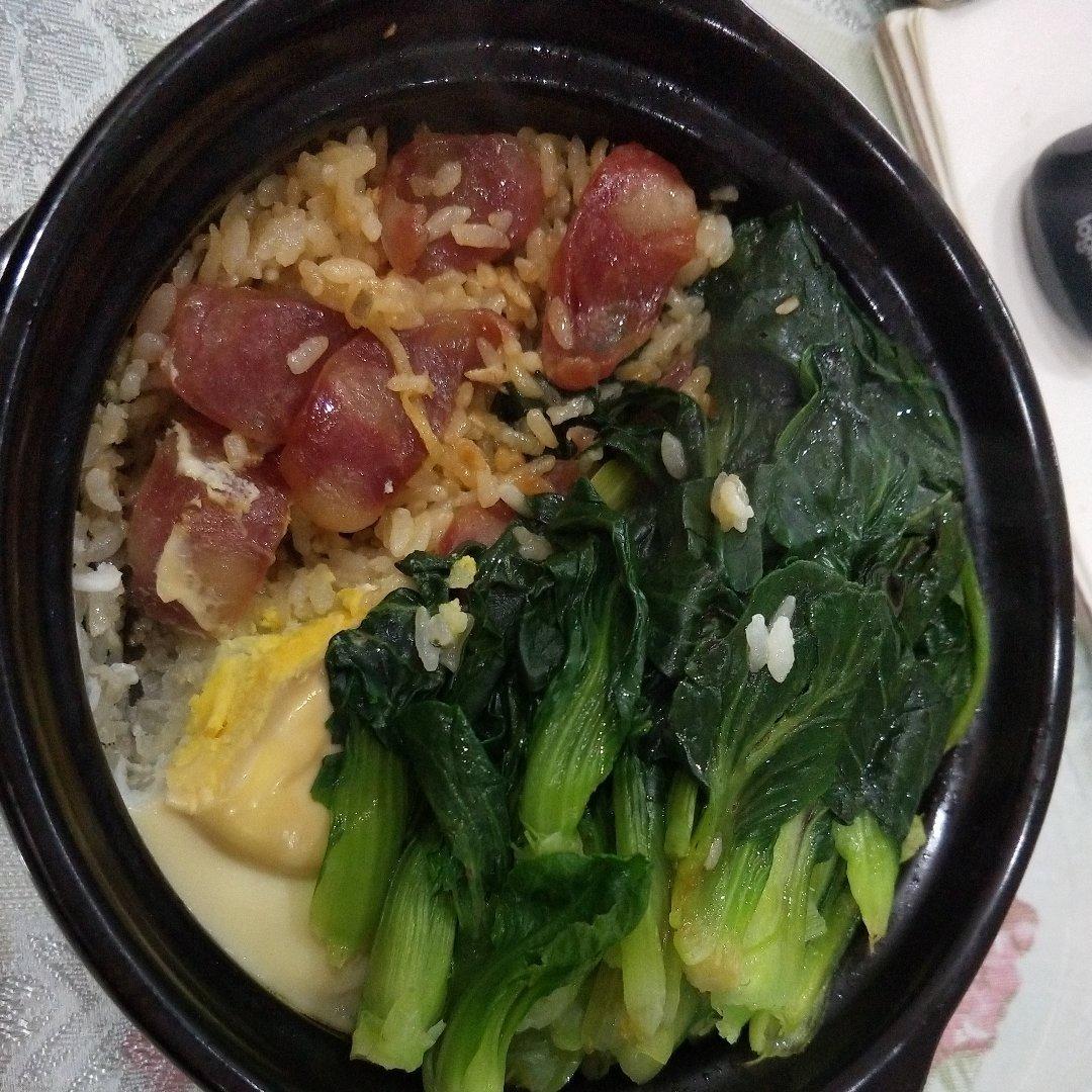 广式腊味煲仔饭