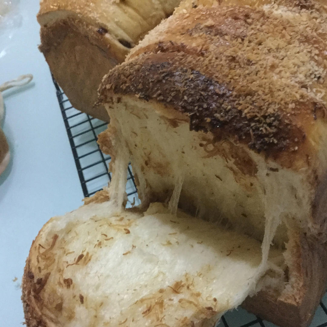 手撕千层肉松面包