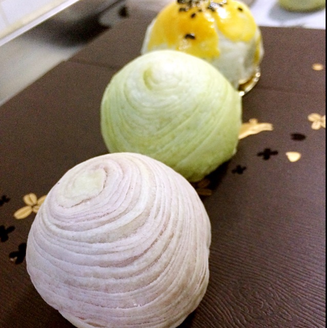 蛋黄酥~紫薯、抹茶、原味~花好月圆，中秋快乐~内附一次做六色蛋黄酥方法~