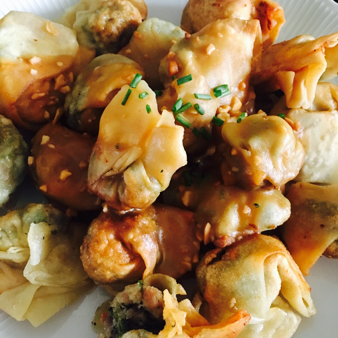 天天天蓝2000做的麻酱拌香脆馄饨