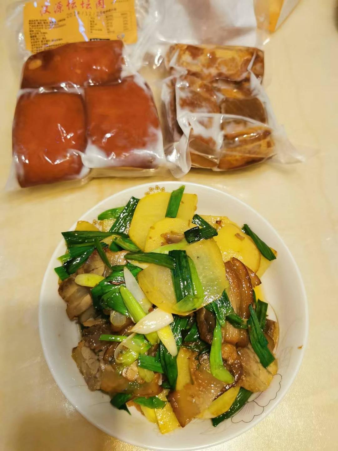 汉源坛子肉炒土豆蒜苗