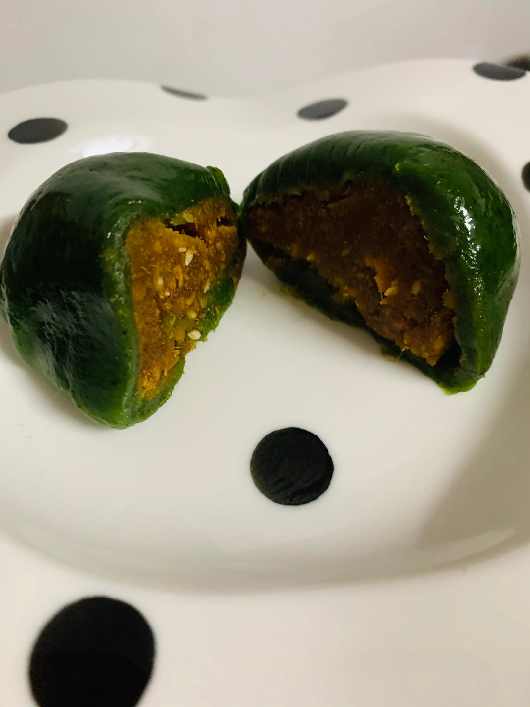 艾草青团(肉松馅儿)