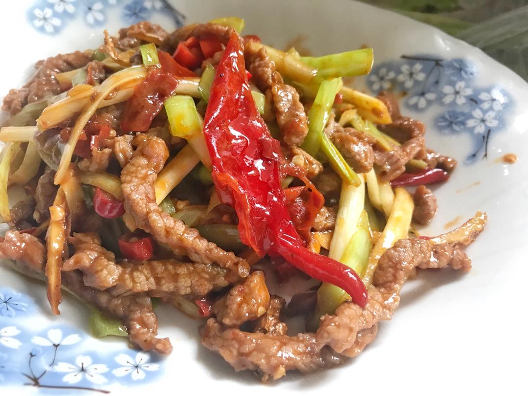 黄辣丁丁猫儿做的仔姜牛肉丝