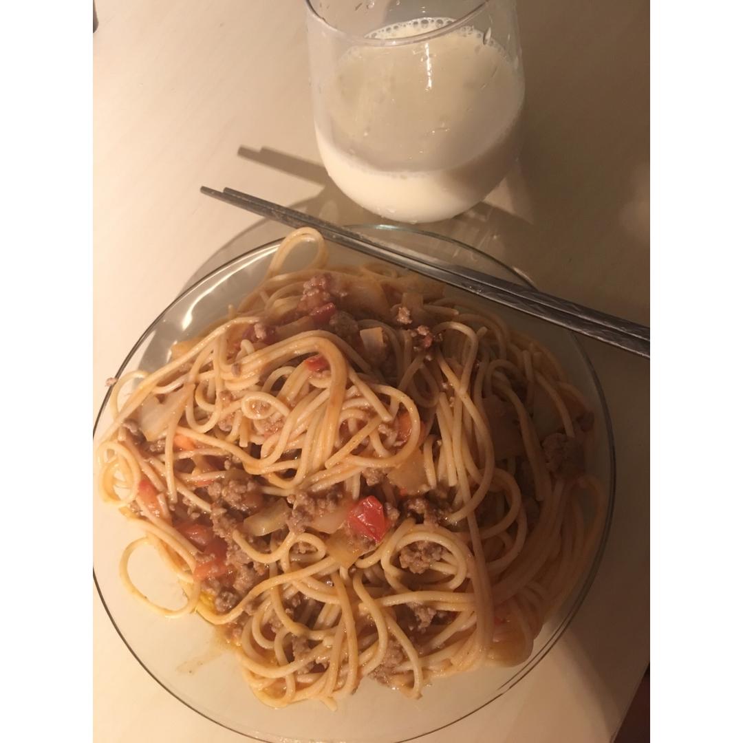 番茄肉酱意大利面