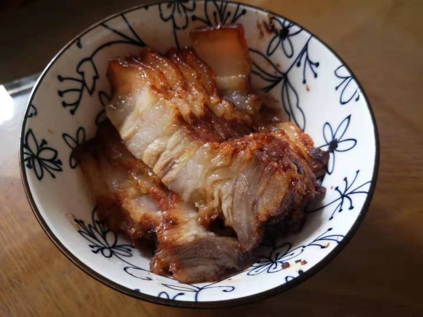 有一口电饭锅就能做具好吃的叉烧肉