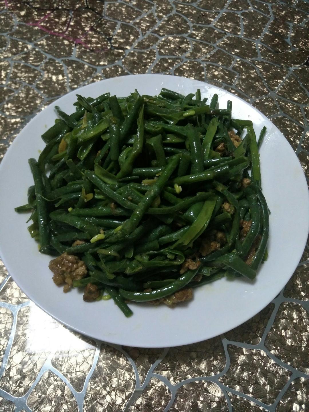 手撕豆角炒肉末