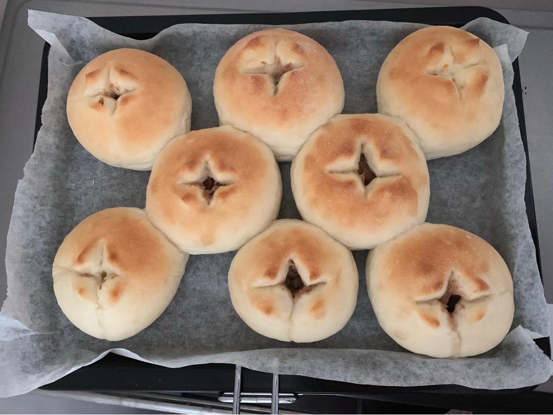 爆酱芝士吞拿鱼肉松包