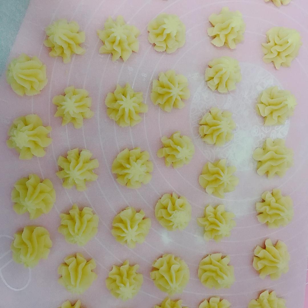 多种口味曲奇（香草、巧克力、抹茶）