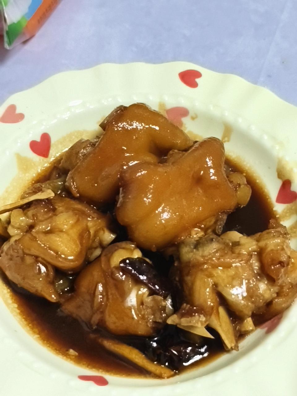 美味的家常菜：红烧猪蹄