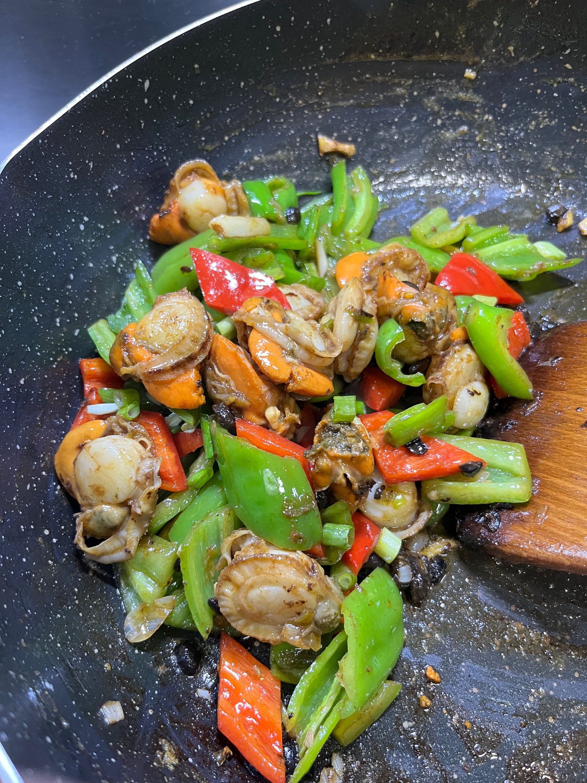 青红椒豆豉炒扇贝肉