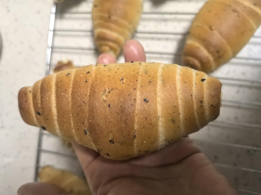 黑椒脆肠芝士海盐卷