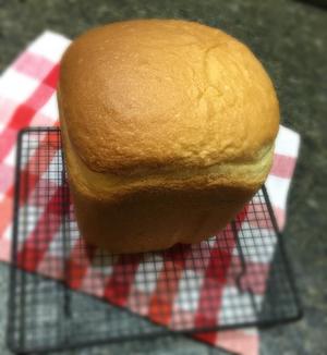 北海道吐司（面包机直接做）的做法 步骤2