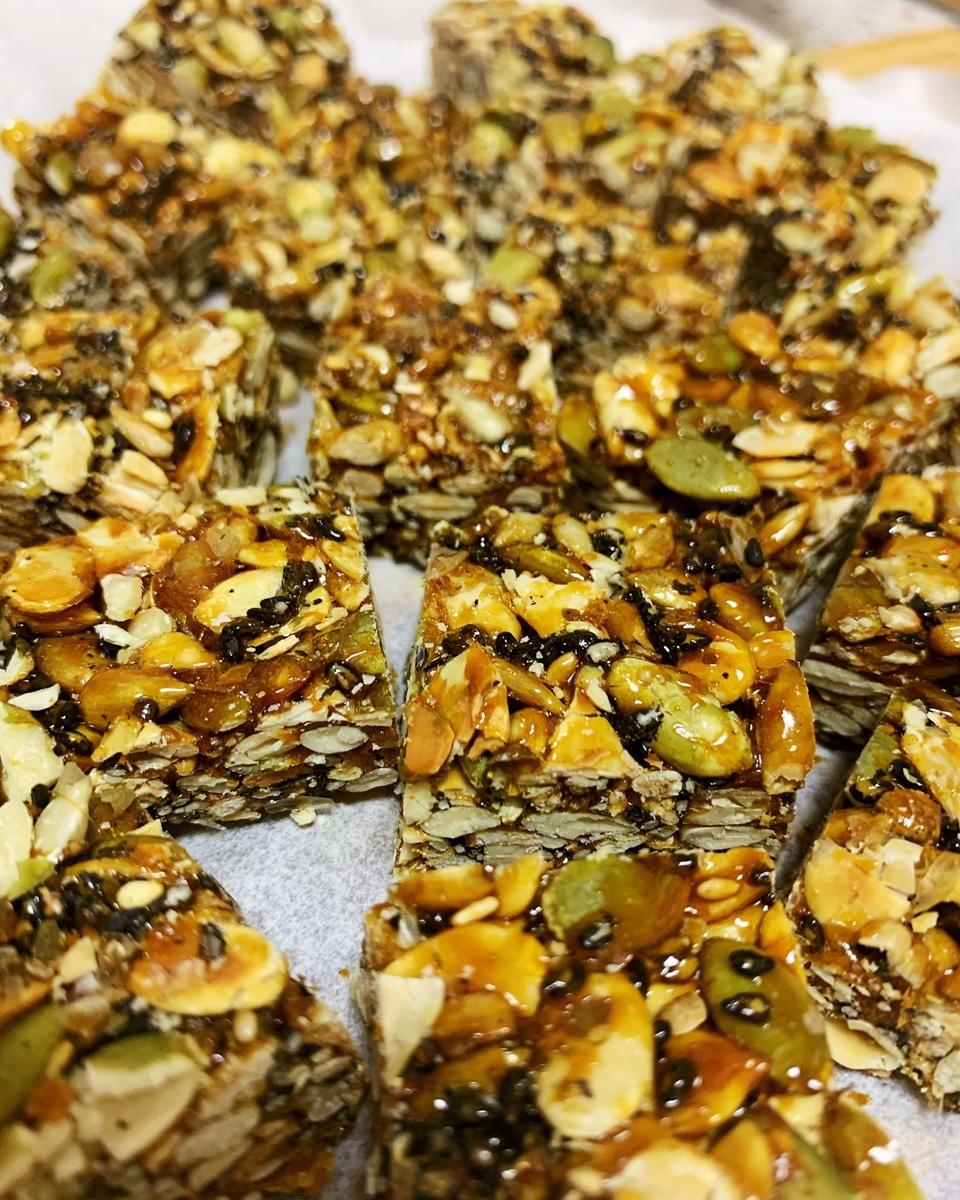 花生瓜子黑芝麻酥