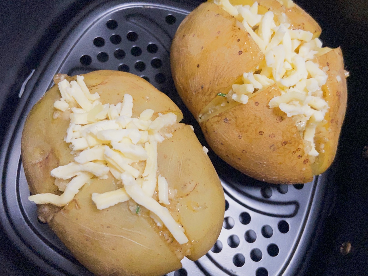 用时最短  🔥蒜香黄油烤土豆    🥔这么做在家也可以吃西餐  空气炸锅食谱的做法 步骤10