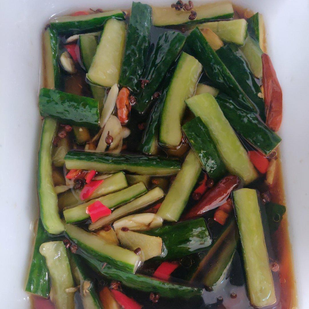 酸辣黄瓜条(腌黄瓜)下饭凉菜