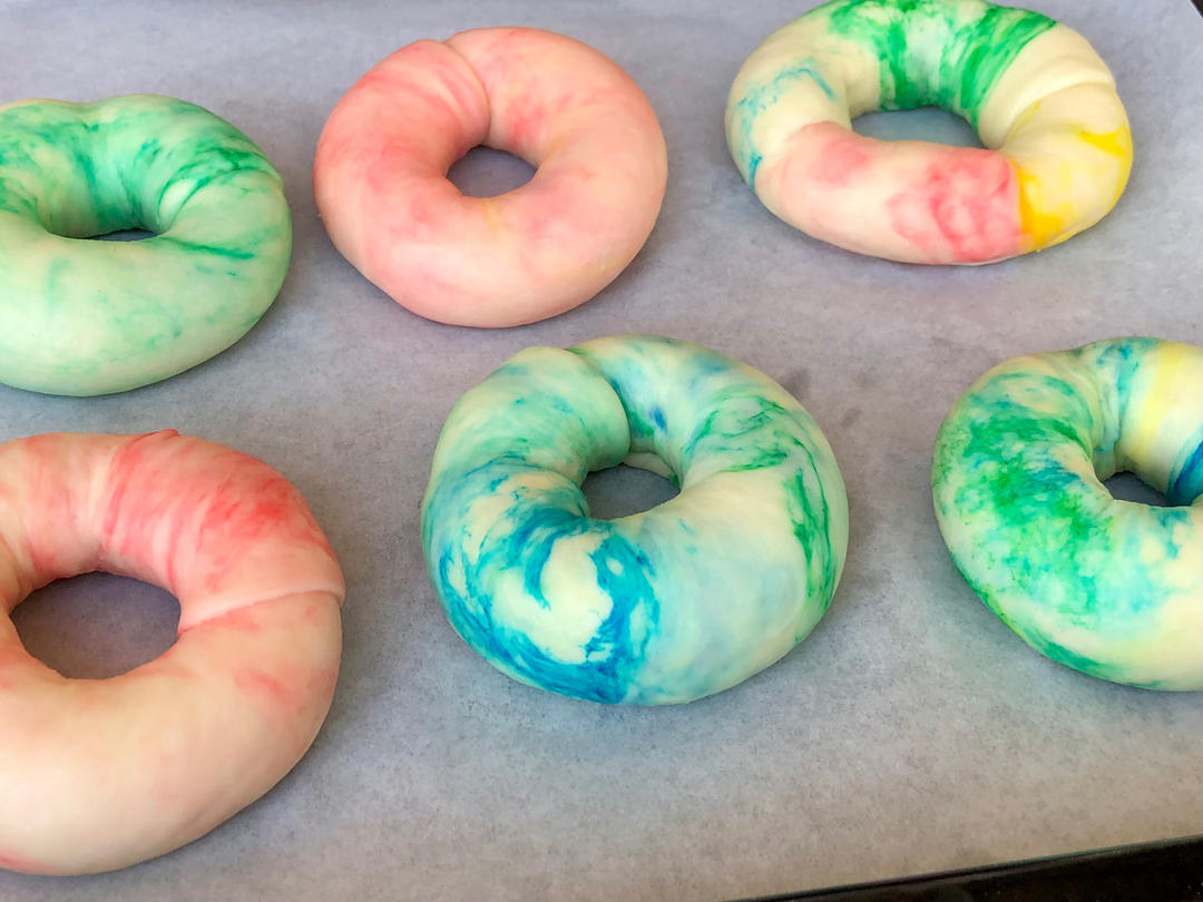 大理石渐变贝果