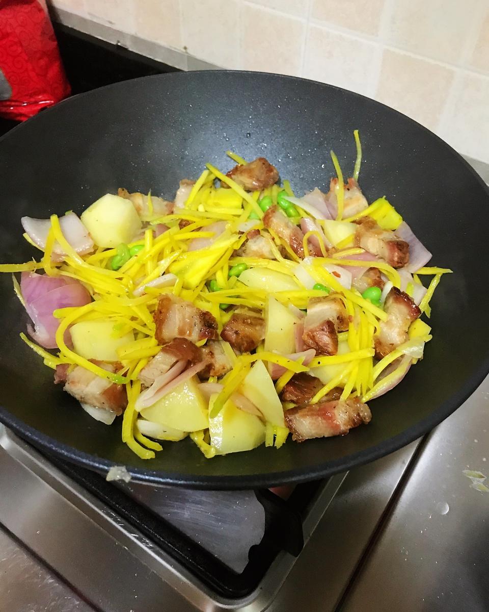 喷香一锅出咖喱牛肉抓饭