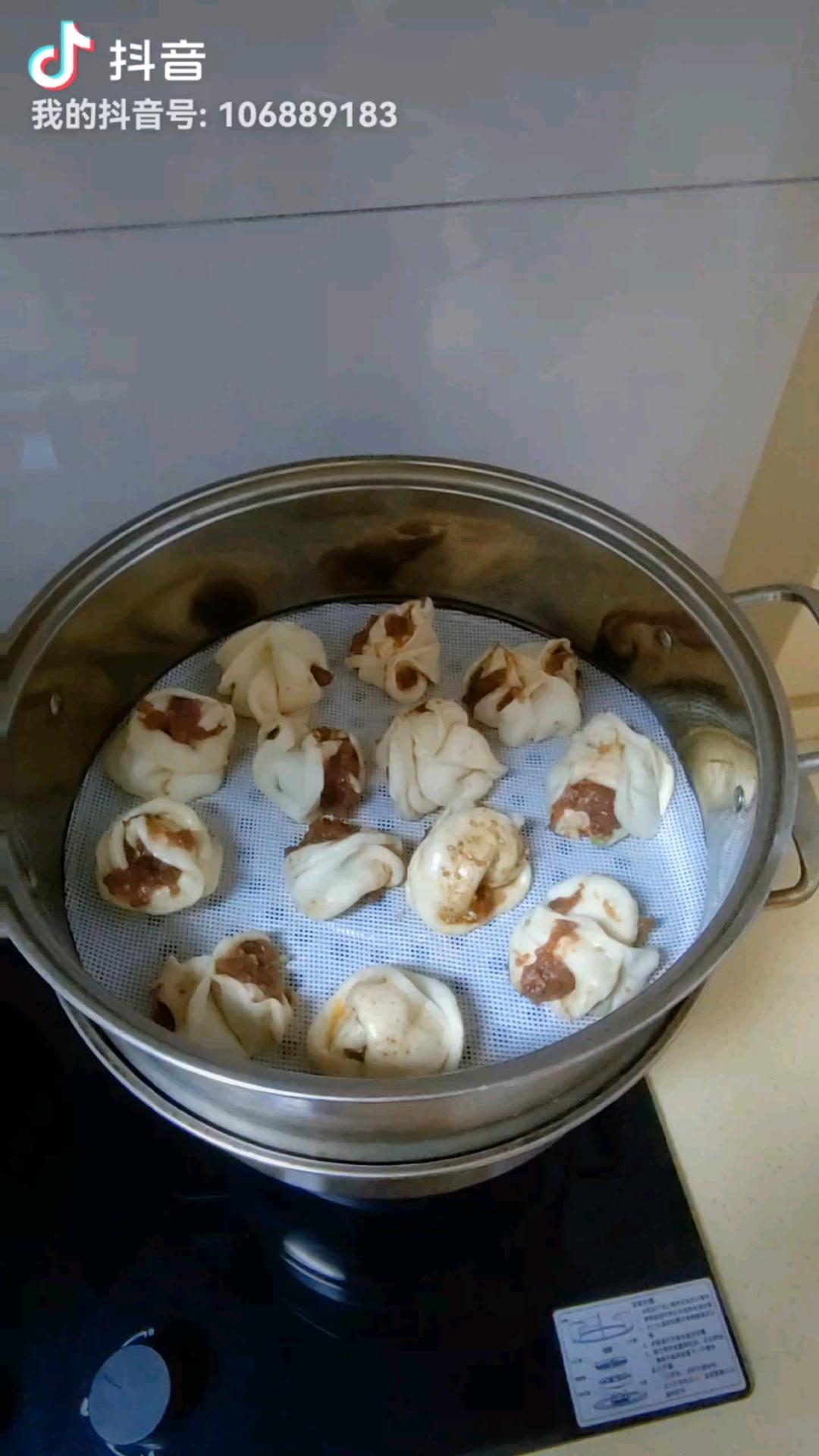 葱香肉花卷