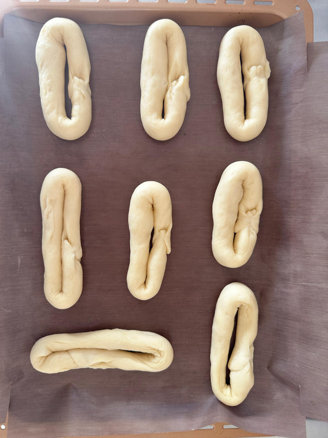 一个面团撑起一家店的台式面包—香肠面包