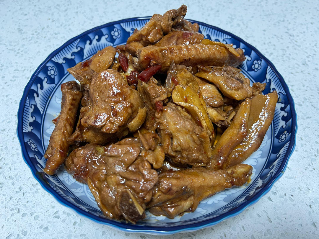 传统正宗的啤酒鸭配方和做法，鲜嫩香浓，只需炒千万不要焯水