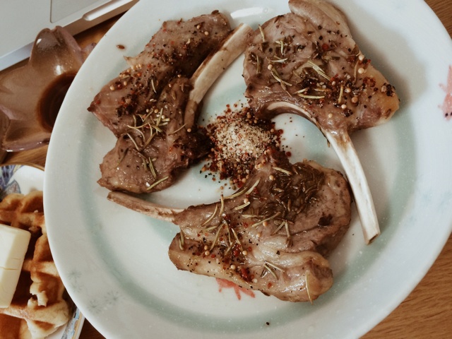 迷迭香烤小羊排