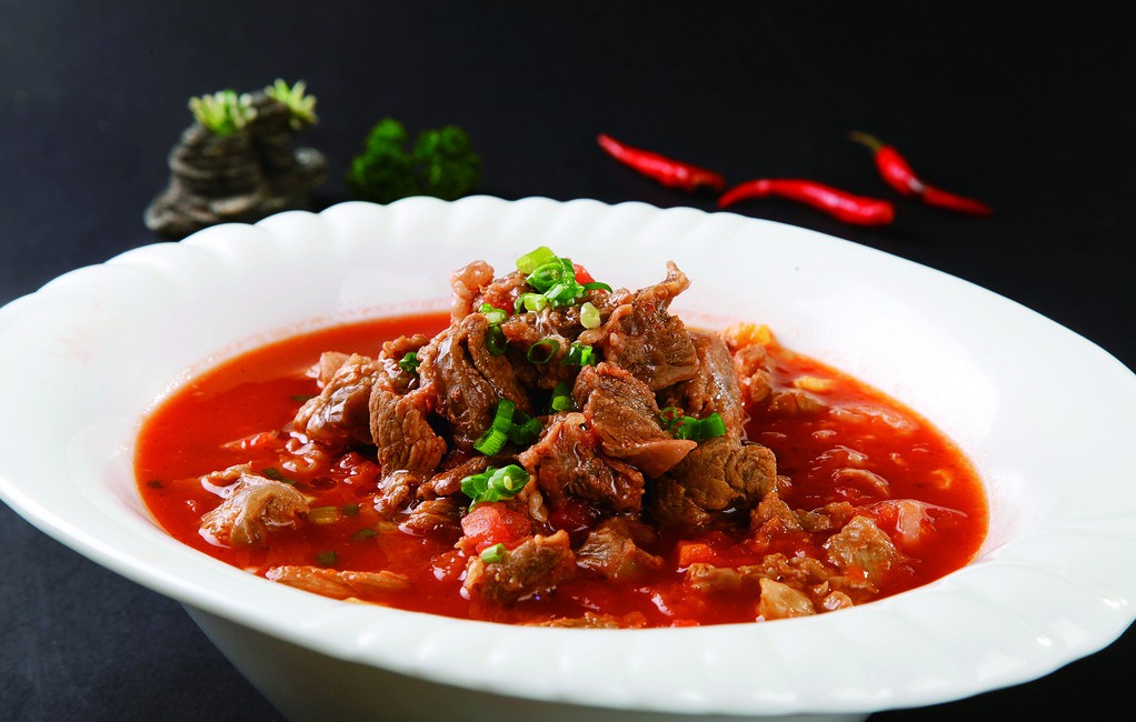 西红柿炖牛腩；番茄牛腩汤的做法