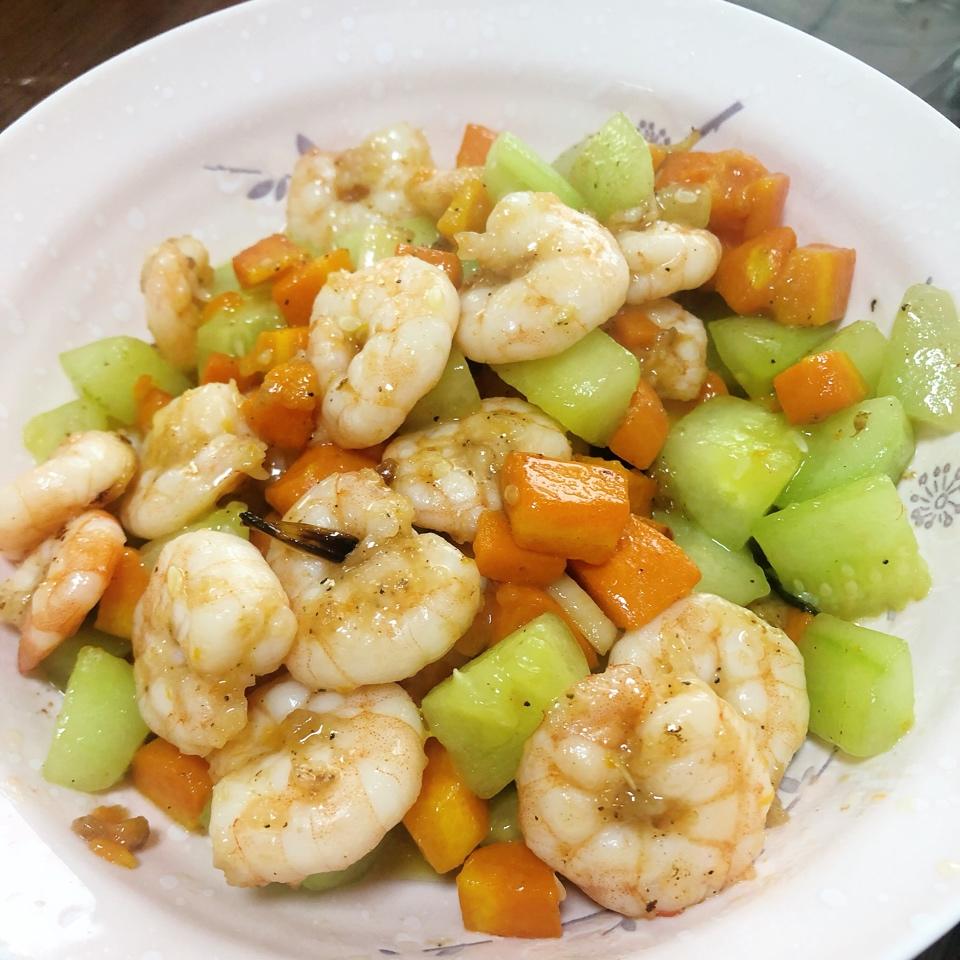 黄瓜胡萝卜炒虾仁