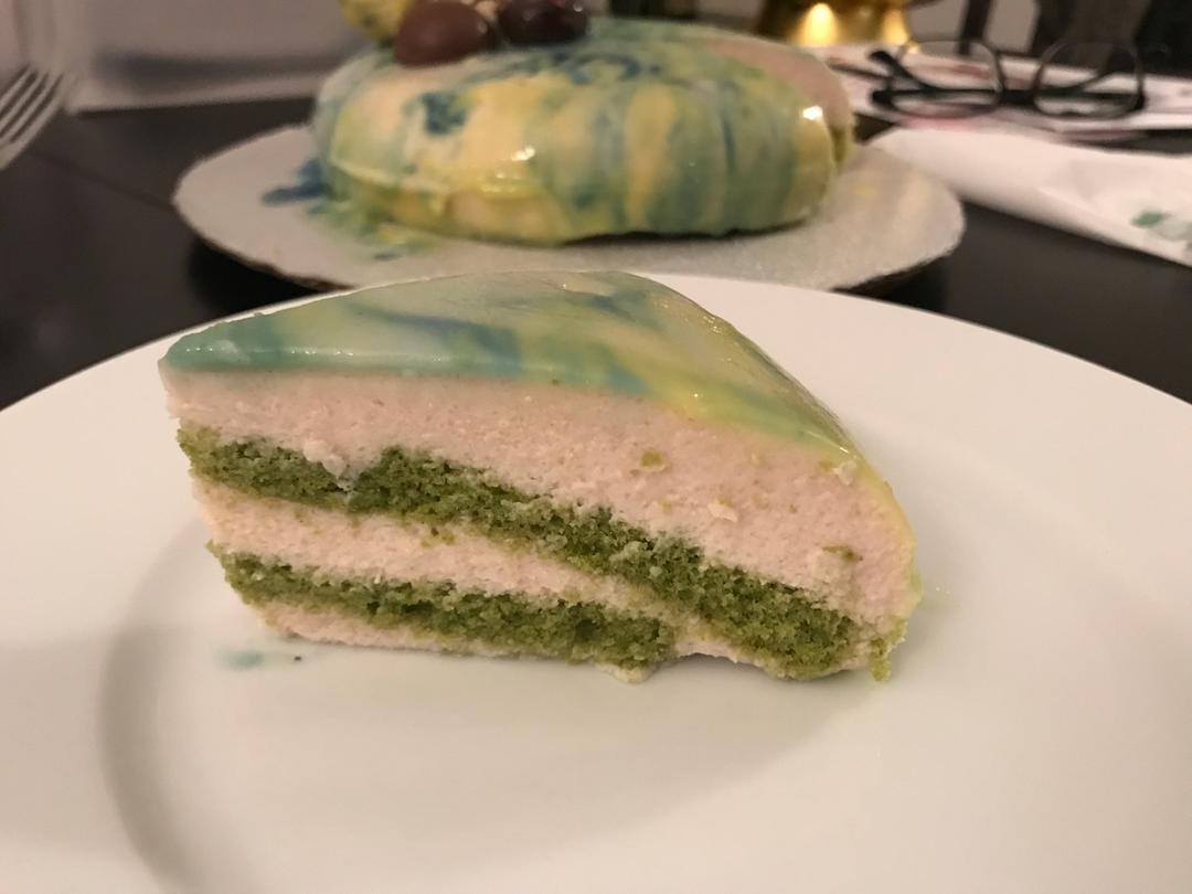镜面草莓慕斯蛋糕